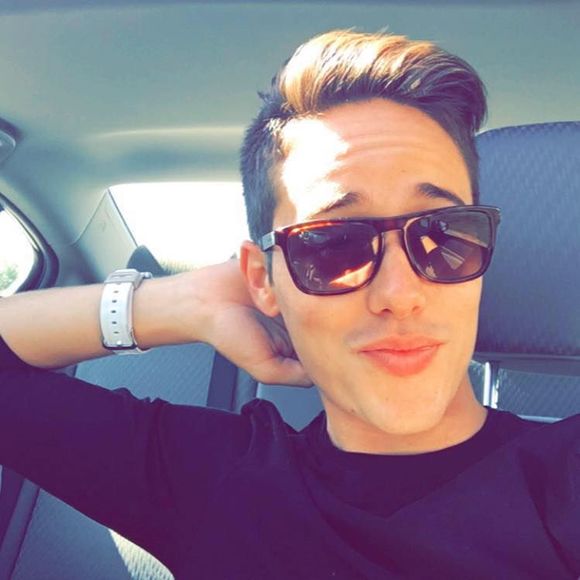 Meet your Posher, Joshua - Picture 1 of 1